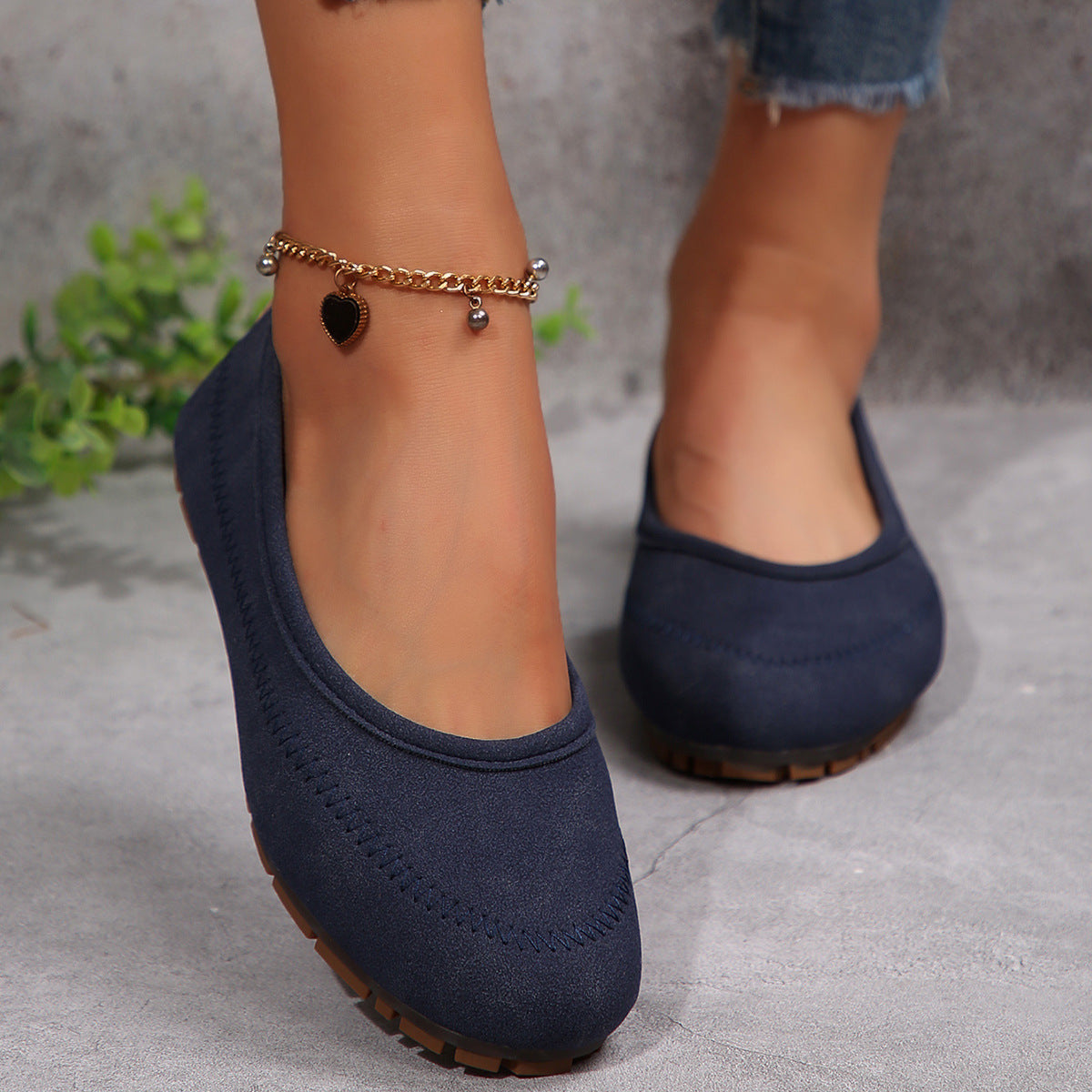 Women’s Low-Cut Round Toe Slip-On Loafers
